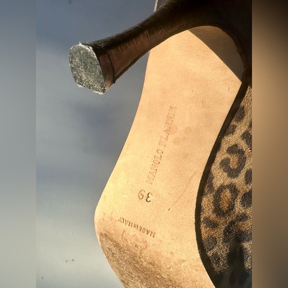 Manolo Blahnik Campari Suede Leopard Print Mary Jane Heels, 39, US 8.5 - 9 - Picture 11 of 13